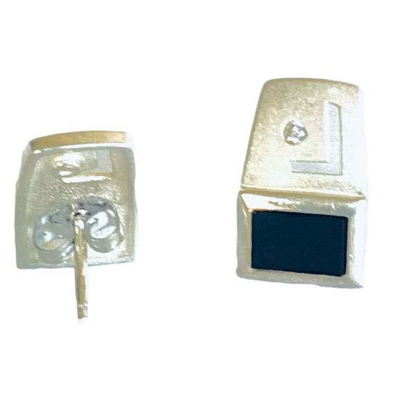 LE# Beautiful Black Onyx & 925 Silver Stud Earrings - Picture 4 of 6